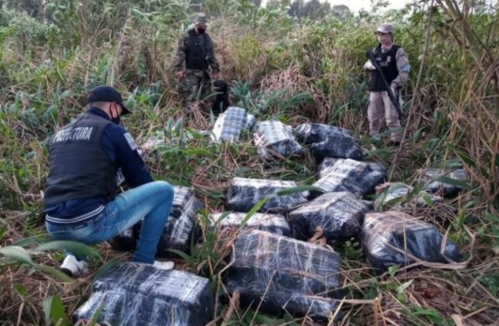En dos operativos la prefectura secuestró más de dos toneladas de marihuana