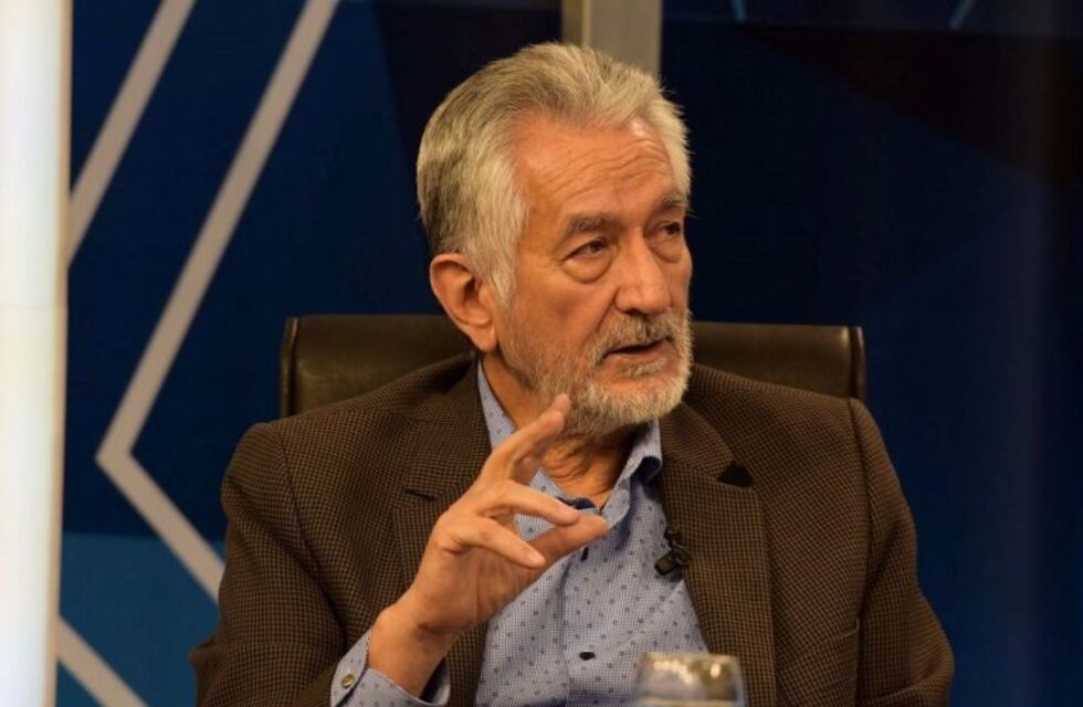 El gobernador de San Luis anunció el adelanto salarial del 7%, cláusula gatillo y créditos