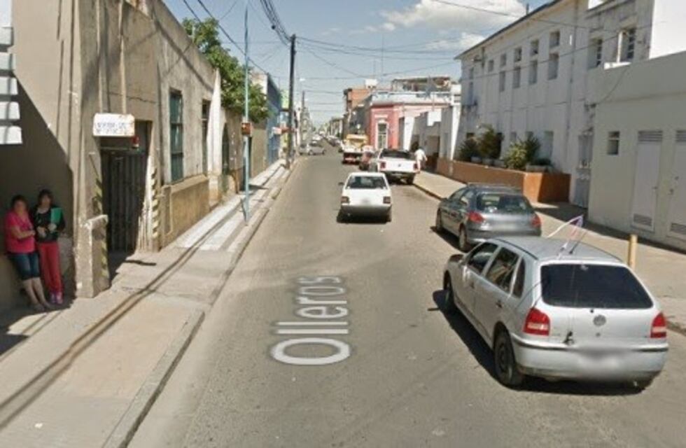 Un buen gesto: remisero devolvió el celular a un niño que se le había caído durante un viaje