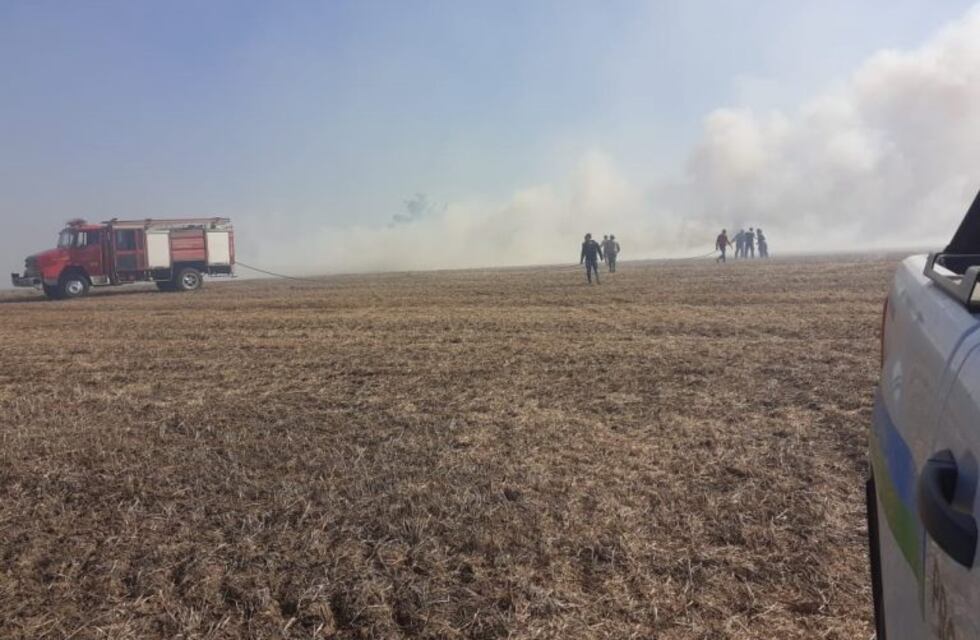 Quema de pastizales en el oeste rafaelino