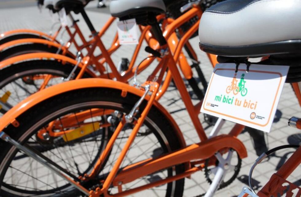 Pablo Corsalini en sintonía con la bicicleta como medio de transporte ecológico en Pérez