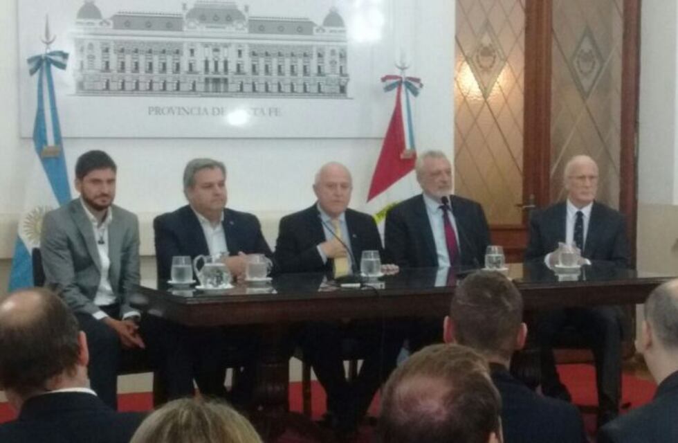 La Provincia firmó un convenio para poner en marcha la nueva Policía Judicial de Santa Fe