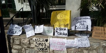 Pedidos de justicia por Cecilia Basaldua en Capilla del Monte\u002E (Foto: web)\u002E