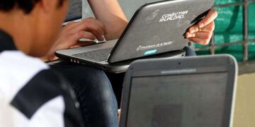 Aproximadamente 2.413.698 alumnos concurren a escuelas públicas desconectados.