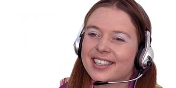 El acompañamiento telefónico a mayores es una de las actividades del Cepram\u002E