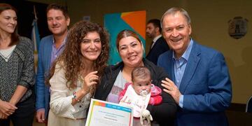 La Provincia aumentó el tope de la licencia por maternidad, lo anunció el gobernador, Juan Schiaretti\u002E (Prensa Gobierno)