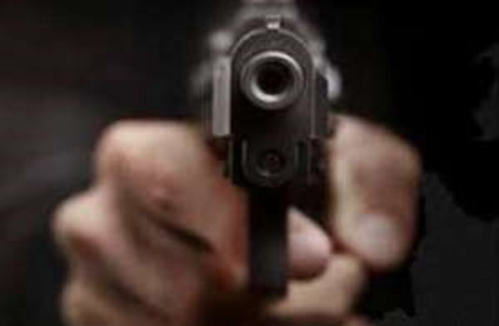 Un hombre fue herido de bala  en la vía pública