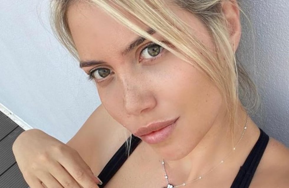 Wanda Nara y un primer plano en bikini disfrutando de la pileta