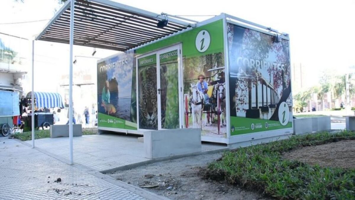 Se inauguró un Centro de Informes Turísticos en la Plaza Vera