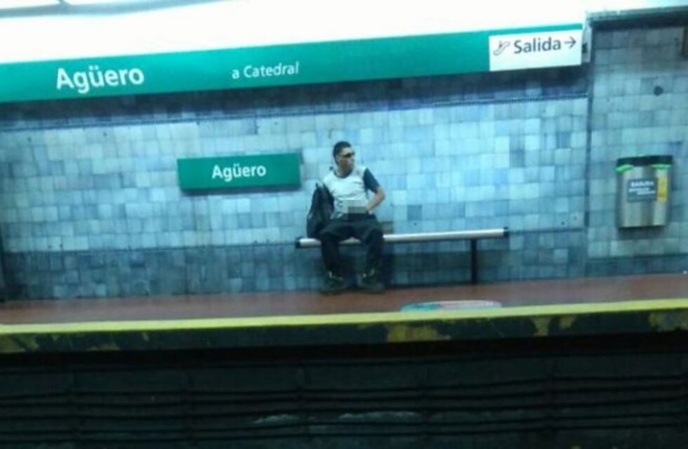 Fue manoseada en la calle, buscó refugio en el subte y otro hombre se masturbó delante suyo