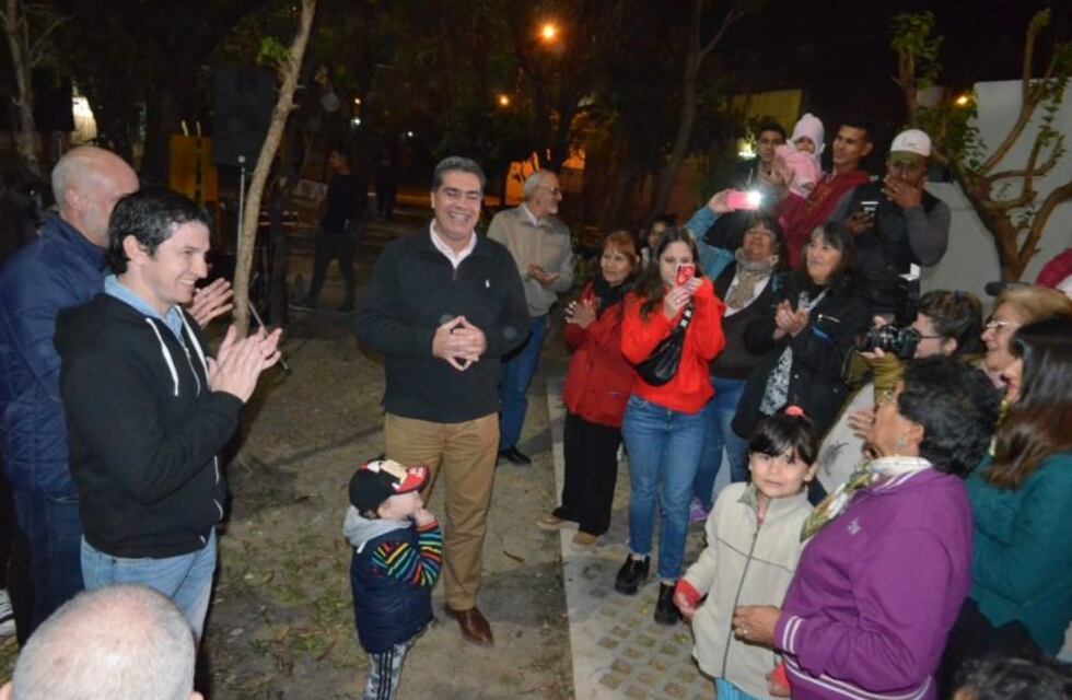 Inauguran obras en la plazoleta del barrio Intendente Borrini