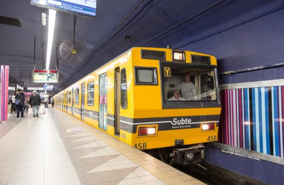La línea H del subte porteño fue interrumpida por tres contagios de coronavirus