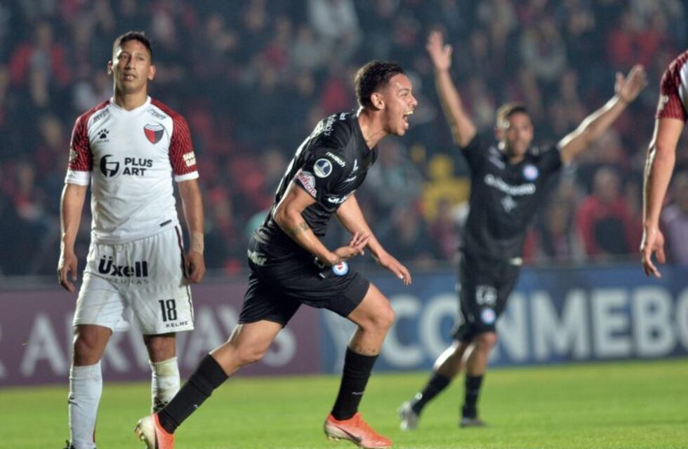 Colón cayó ante Argentinos Juniors por Copa Sudamericana