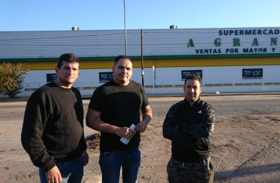 Despiden a tres empleados de un supermercado de La Calera
