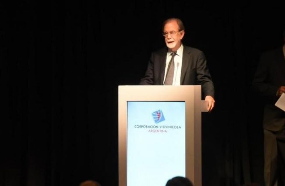 González Fraga pidió "enterrar al populismo"