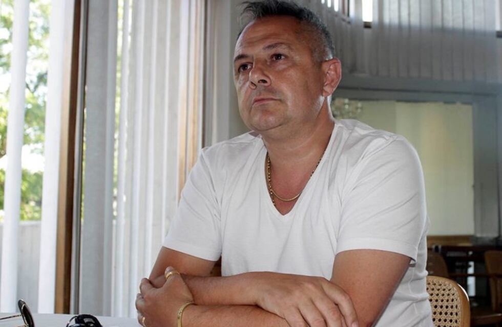 El presidente de Racing denunció amenazas de barras bravas