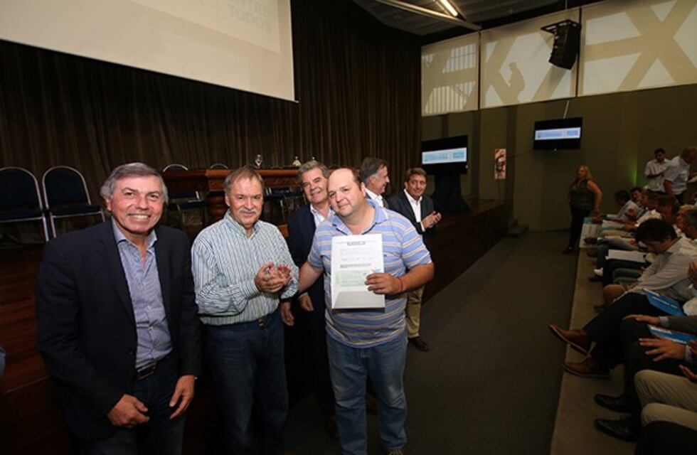 Córdoba entregó aportes por más de 6 millones de pesos a productores rurales