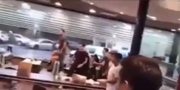 En una terrible batalla campal, destrozaron un McDonald's en Pilar por el Superclásico