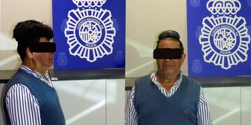GRAF4962\u002E BARCELONA, 16/07/2019\u002E- Fotografía del twitter de la Policía Nacional, que ha detenido a un hombre en el Aeropuerto de El Prat (Barcelona), procedente de Bogotá, que ocultaba medio kilo de cocaína en el doble fondo de su peluquín\u002E La policía calcula que el valor de la droga intervenida, dependiendo de la pureza y el corte, podría superar los 30\u002E000 euros\u002E \