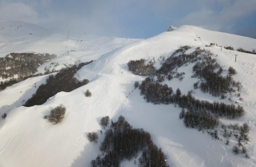 Un hombre murió por una avalancha en un centro de esquí cercano a Bariloche