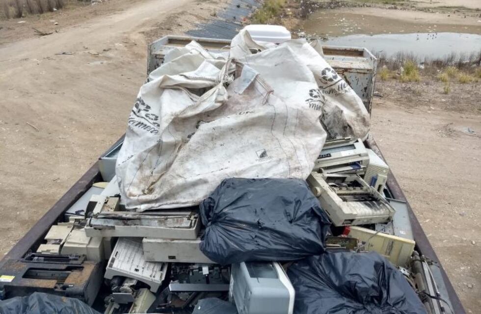 Monte Hermoso: se fue el primer camión con 1850 kilos de residuos electrónicos