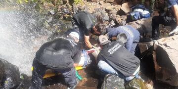 Iguazú: rescate de un turista que cayó al barranco del Salto Mariposas en la zona del Hito Tres Fronteras\u002E (MisionesOnline)