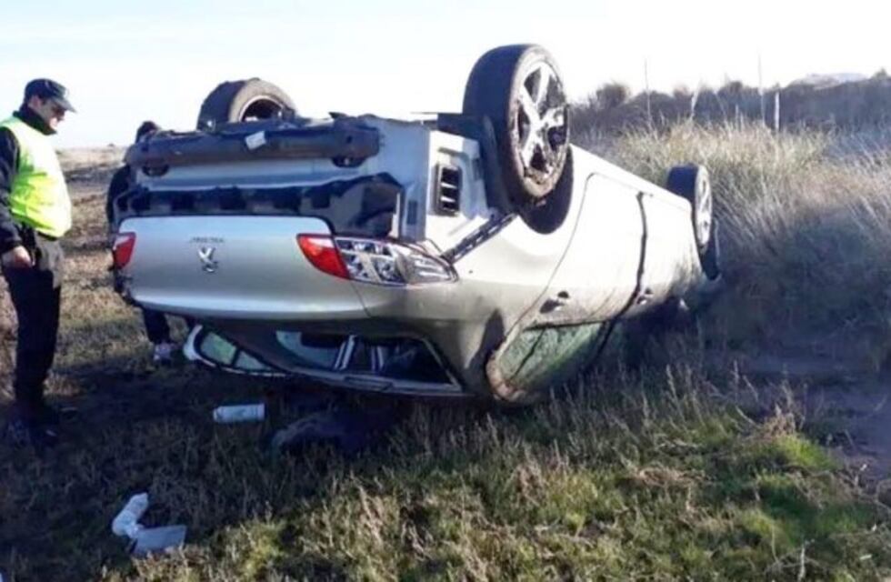 Volcó un auto con cuatro docentes piquenses que iban a Santa Rosa