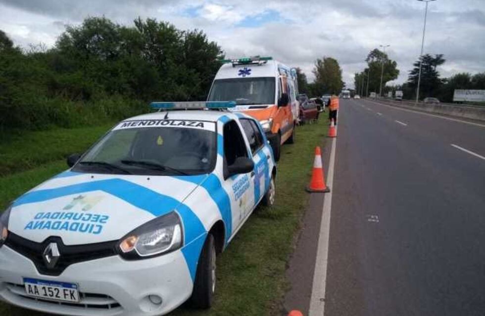 Accidente en Ruta E-53: perdió el control de su vehículo y colisionó contra un paredón