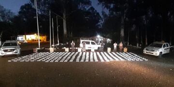 El vehículo fue abandonado por sus ocupantes, que huyeron por el monte\u002E