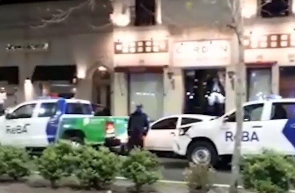 Fuerte operativo en La Plata: retiraron las mesas de las veredas en diagonal 74