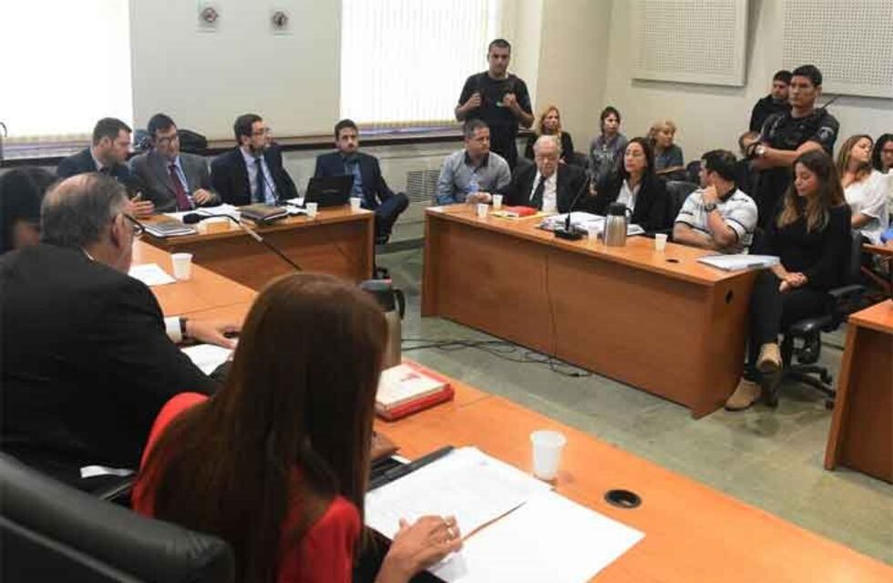 Causa por la mafia en farmacias: piden prisión perpetua para acusados de matar a un policía