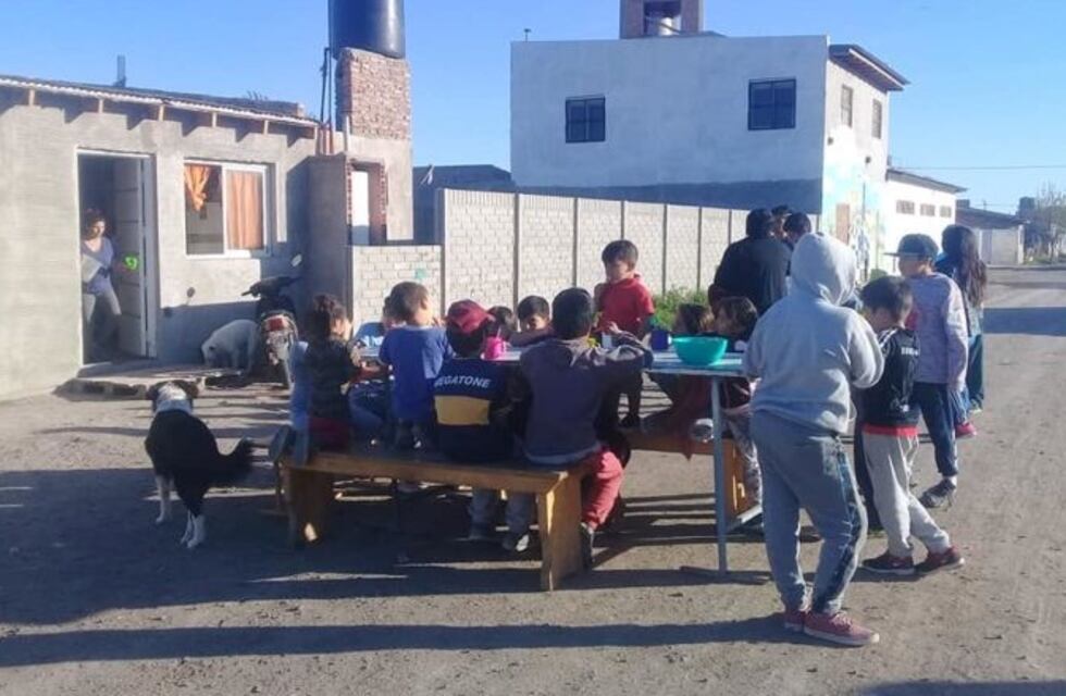 "La intención es no dejar afuera a nadie", destacó el concejal Diego Santos respecto a la emergencia alimentaria en Viedma