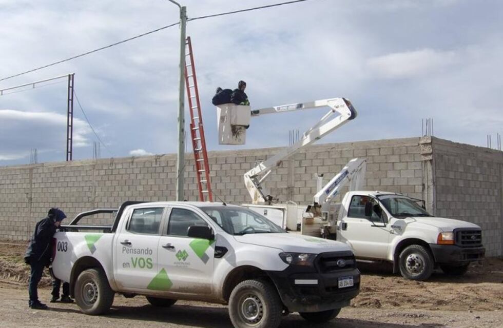 Las Heras: instalan luminarias led para zona de chacras