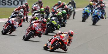Marc Marquez of Spain leads the pack during the Moto GP race at the Termas de Rio Hondo circuit in Argentina, Sunday, March 31, 2019\u002E (AP Photo/Nicolas Aguilera) termas de rio hondo santiago del estero carrera gran premio de argentina 2019 motociclismo piloto pilotos en la carrera