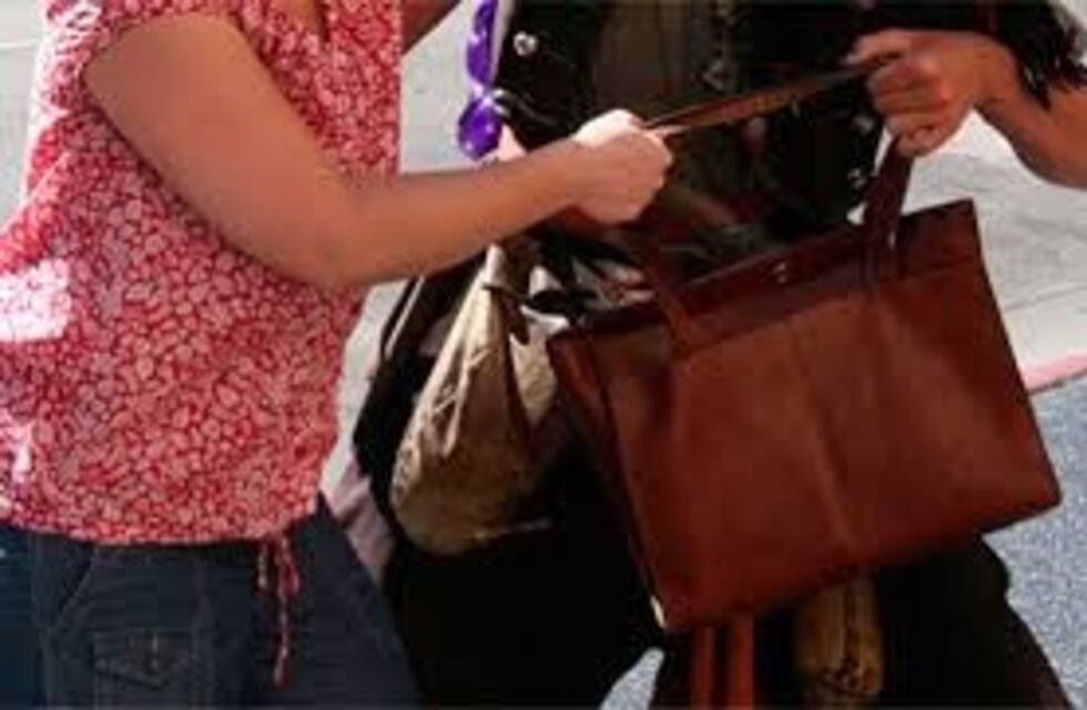 Marcos Juárez: arrebato en la intersección de calle 9 de Julio y Alvear