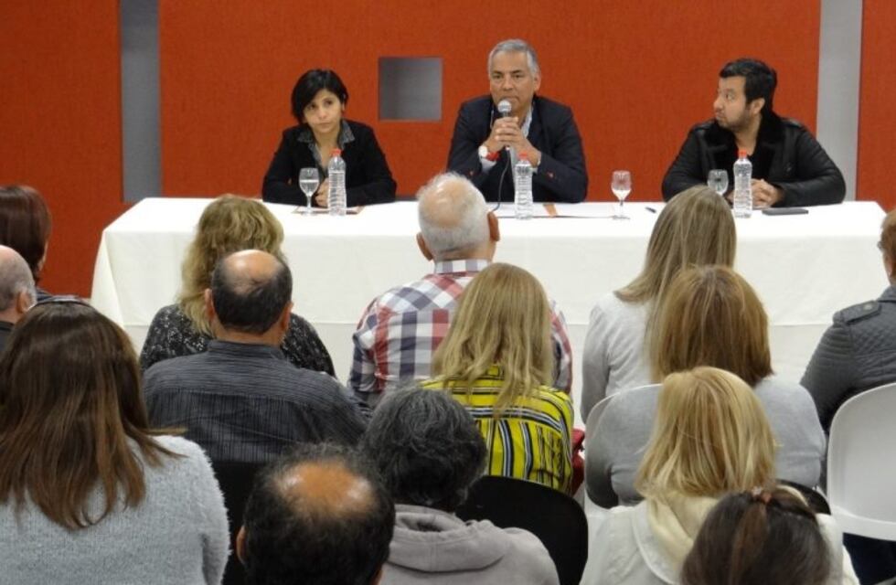 Gestionan transferencia de viviendas a vecinos del B° Gas del Estado