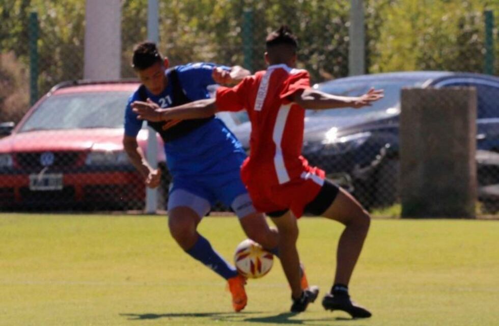 Leonel Ceresole jugó su primer amistoso con Huracán de Las Heras
