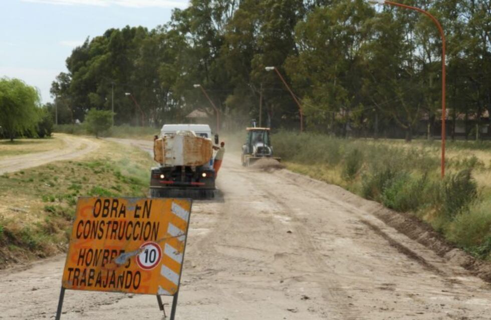 Está en marcha la pavimentación de calle Alem entre Juncal y Bomberos Voluntarios