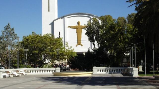 Iglesia Sagrado Corazón de Jesús en General Alvear.
