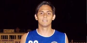 Emanuel Ferragut, exSan Jorge y Goya de Corrientes, viene a reforzar la defensa de Guaraní a pedido del técnico Labaroni\u002E (Twitter)