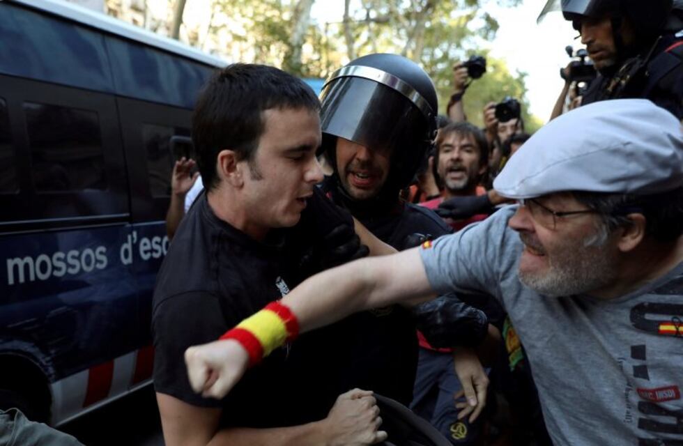 Barcelona: desesperadas corridas en medio de los homenajes por los atentados