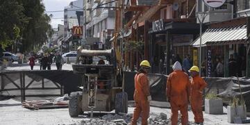 Imagen archivo\u002E Darán beneficios a comerciantes sobre la calle Mitre porque las obras habrían reducido sus ventas\u002E