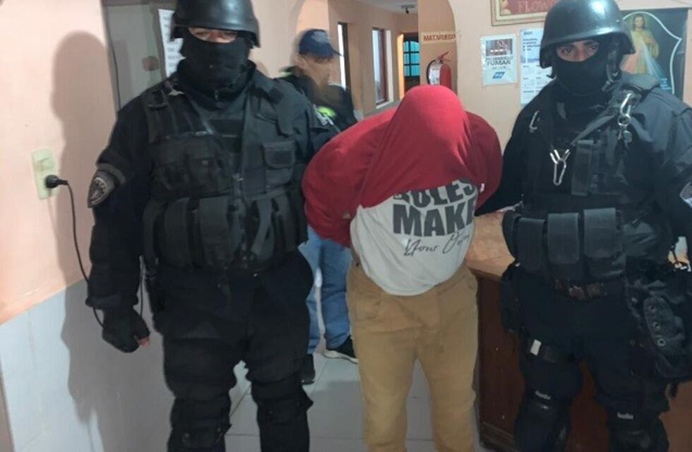 Efectivos de la División Homicidios detienen al acusado de un homicidio en San Cayetano