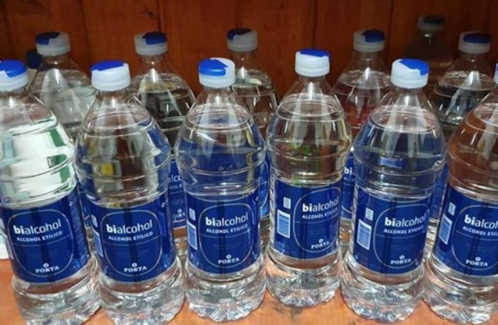 Un supermercado donó litros de alcohol a Bomberos de Cosquín