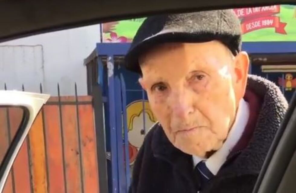 Un abuelo se sumó al #KikiChallenge y la rompe en las redes sociales