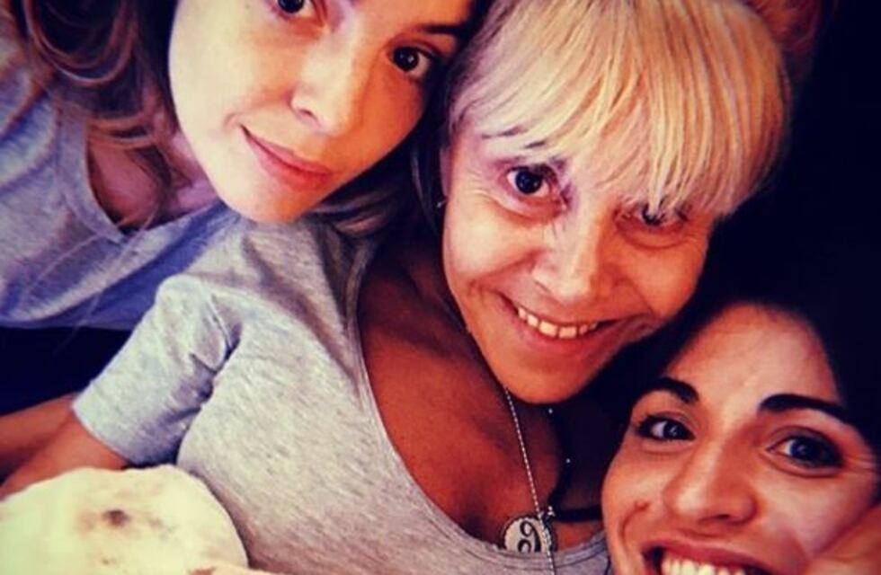 Gianinna Maradona bancó a Claudia Villafañe: "Sos mamá y papá"