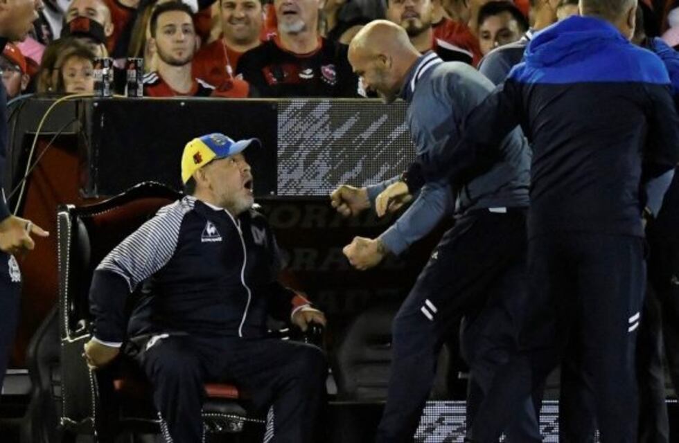 La fábrica del sillón de Diego Maradona mostró cómo se hizo el "trono"