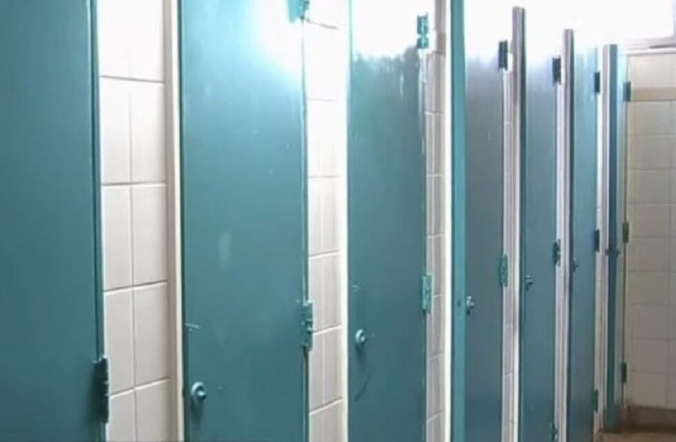 El Concejo aprobó crear un carnet para los que no pueden esperar para ir al baño