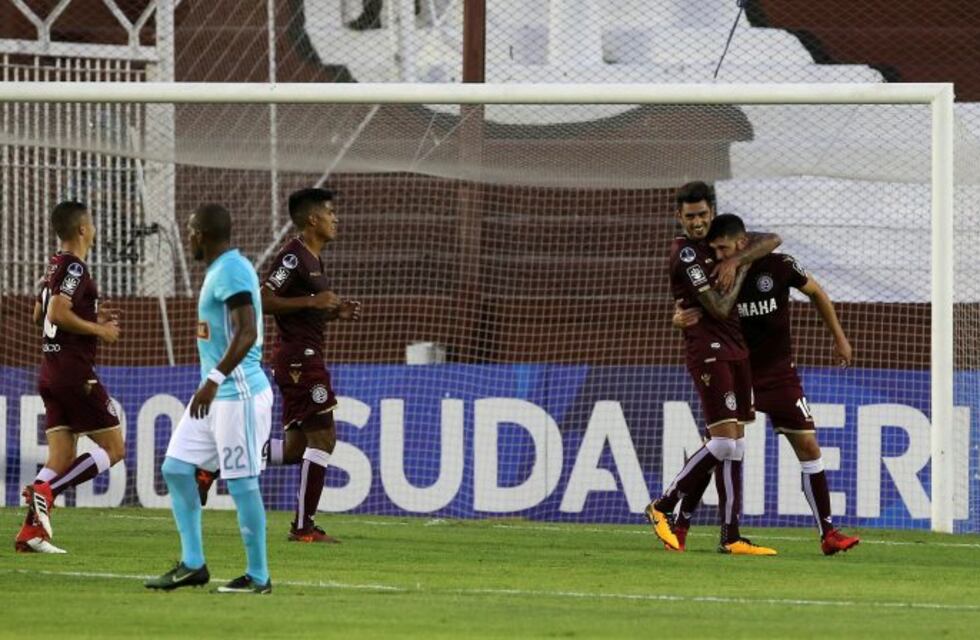 Lanús le ganó 4-2 a Sporting Cristal en su debut en la Sudamericana