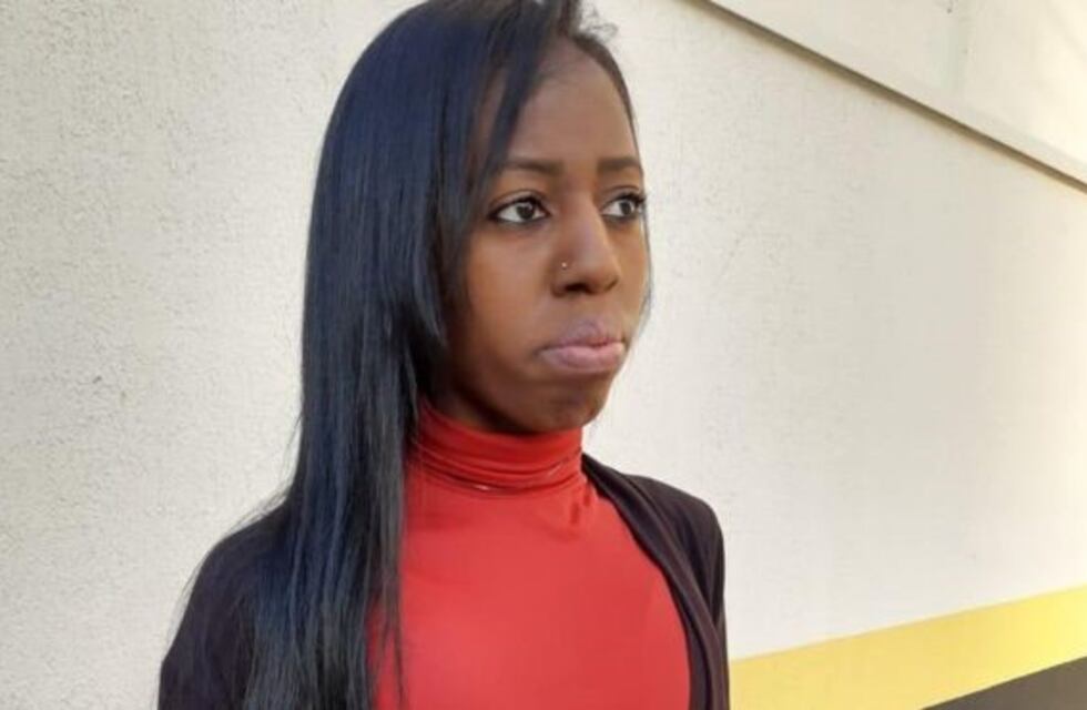 Se convirtió en meme tras subir una selfie a las redes y ahora vive una pesadilla